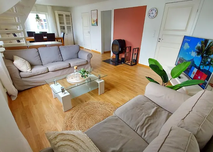 Lyse Fjord 3Br Apartment